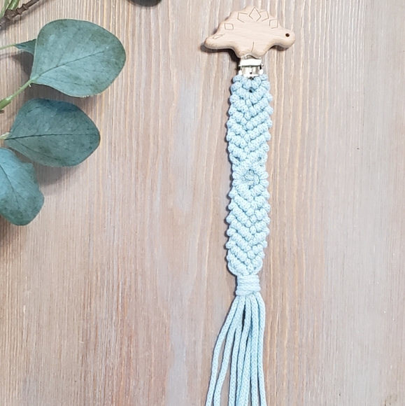 👶 Macrame Pacifier Clip 🤰 - Picture 2 of 6